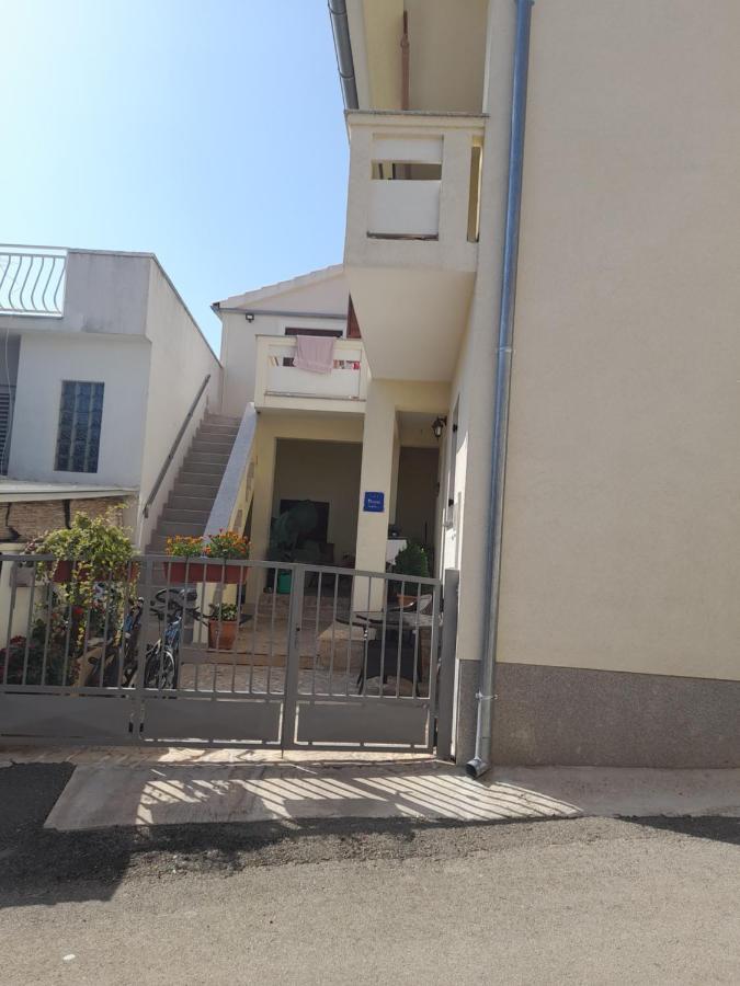 Apartment Dukic Sveti Filip i Jakov Exterior foto