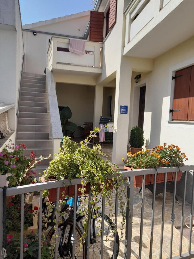 Apartment Dukic Sveti Filip i Jakov Exterior foto
