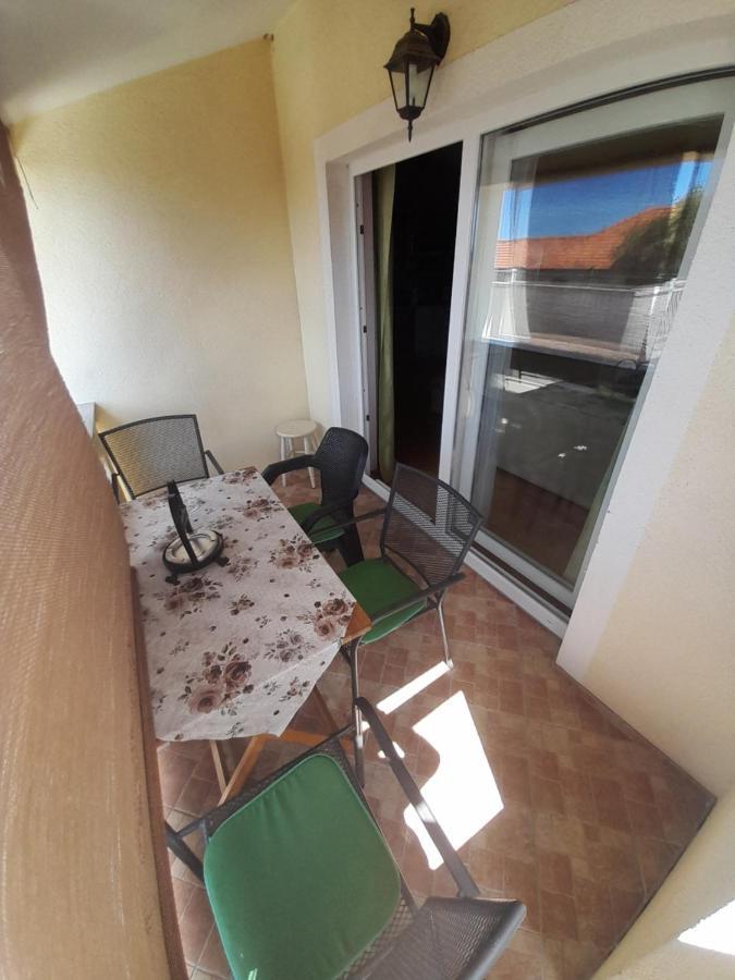 Apartment Dukic Sveti Filip i Jakov Exterior foto