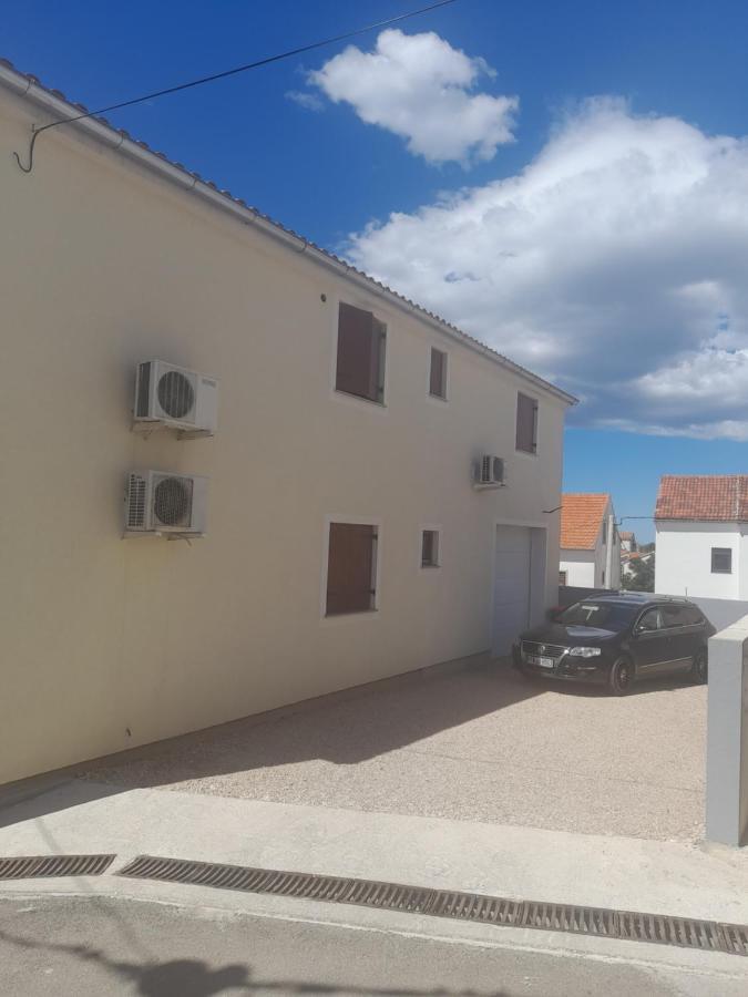 Apartment Dukic Sveti Filip i Jakov Exterior foto