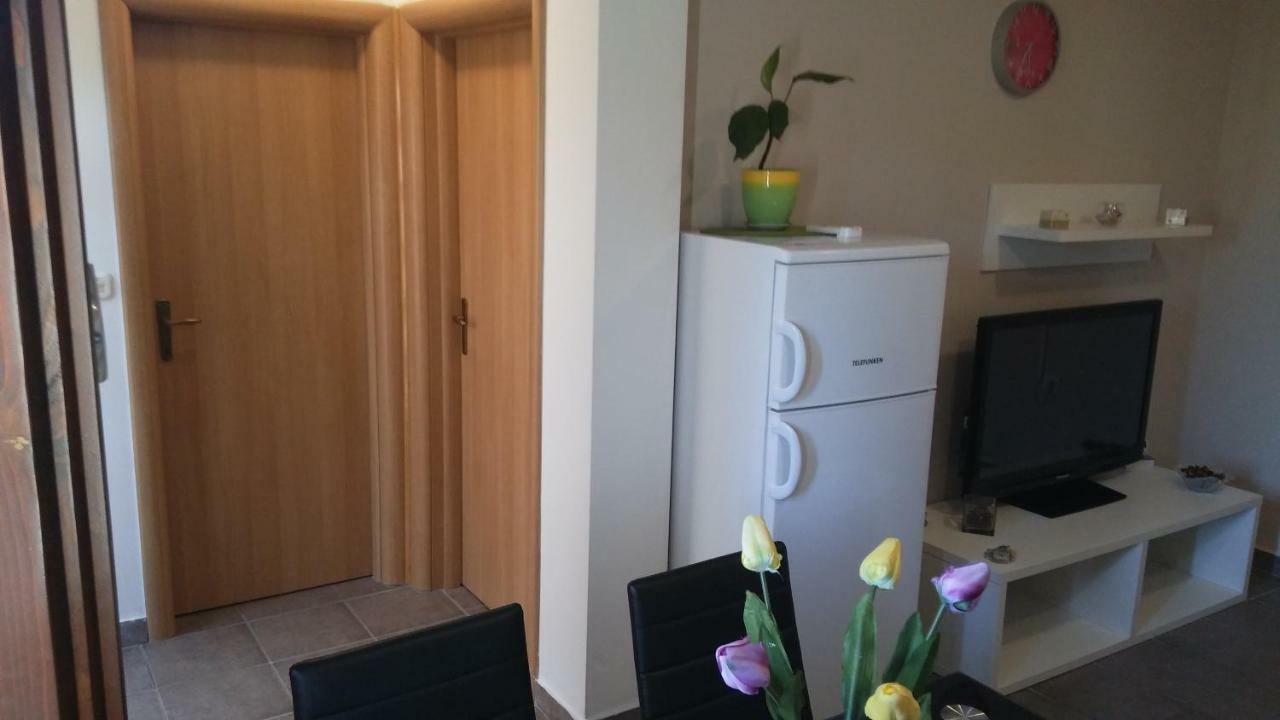 Apartment Dukic Sveti Filip i Jakov Exterior foto